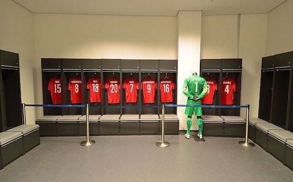 UEFA nakłada karę na PZPN. Powodem zachowanie kibiców podczas meczu z Włochami