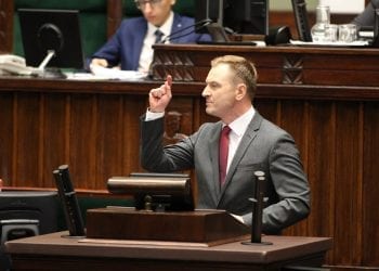 Nitras opublikował zdjęcie wypłaty. Jego wpis podzielił internautów