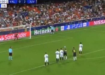 LM: Wojciech Szczęsny broni karnego w ostatniej minucie meczu! Kapitalna interwencja Polaka [WIDEO]