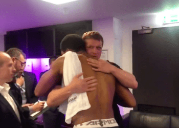 Po tym poznaje się prawdziwego sportowca. Po walce Anthony Joshua poszedł do szatni rywala i mu podziękował [WIDEO]