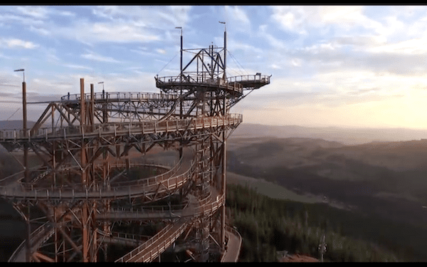 Niezwykła atrakcja tuż przy polskiej granicy. Budzi kontrowersje i jednocześnie zachwyca [WIDEO]