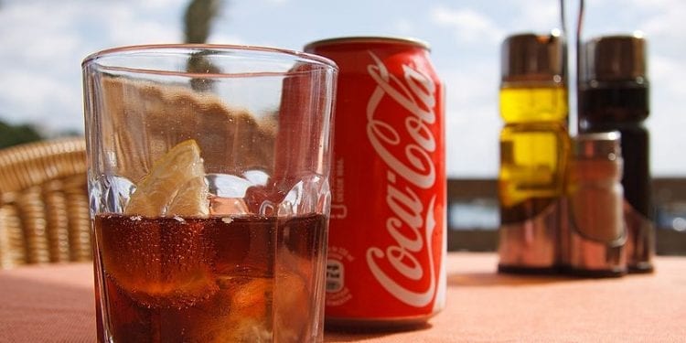 Coca-Cola wprowadzi napój z marihuaną? Koncern już prowadzi rozmowy i bada rynek
