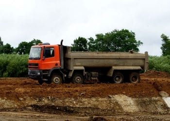 Dramatyczny wypadek w Warszawie. 12-letni chłopiec rozjechany przez wywrotkę!