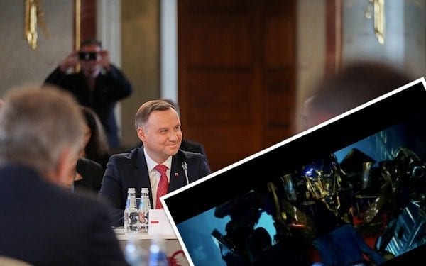 Prezydent Andrzej Duda drwi z oskarżeń ws. botów. I udostępnia… fragment z „Transformersów”!