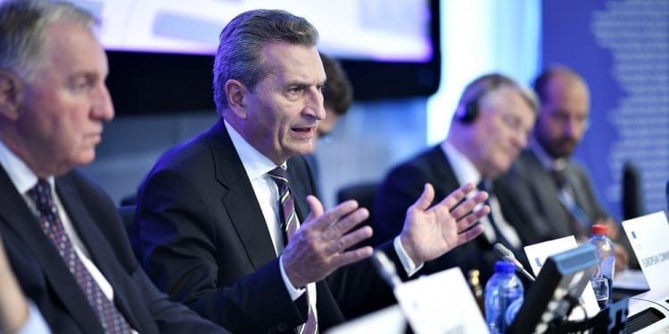 Niemiecki komisarz wymienił Polskę wśród krajów zagrażających UE. „Chcą ją osłabić, a nawet zniszczyć”