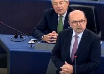 Prof. Legutko broni Węgry: „Jeżeli ten rząd wam się nie podoba, obalcie go i powołajcie w to miejsce kogoś z zewnątrz” [WIDEO]