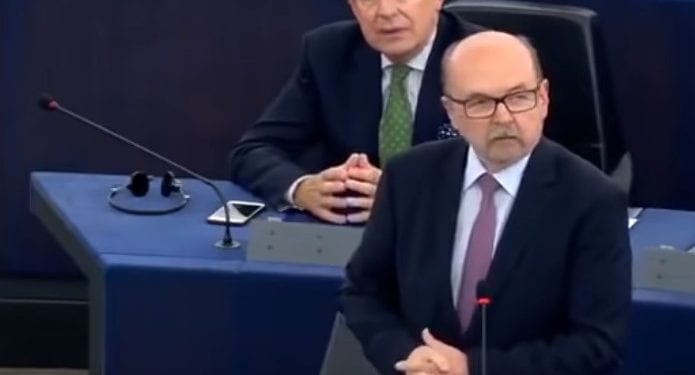 Prof. Legutko broni Węgry: „Jeżeli ten rząd wam się nie podoba, obalcie go i powołajcie w to miejsce kogoś z zewnątrz” [WIDEO]