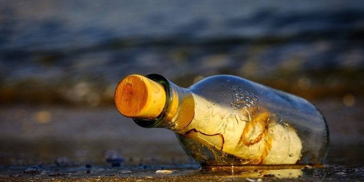 Wrzuciła do Bałtyku list z życzeniem. Został odnaleziony w Jastrzębiej Górze [FOTO]