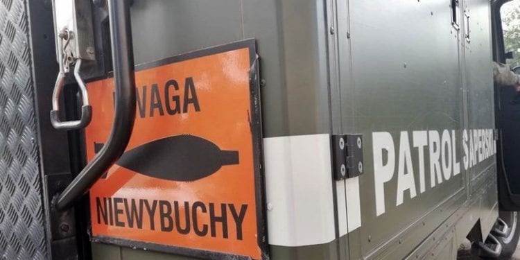 Znalazł w lesie i przyniósł na policję granat. Ewakuacja komisariatu