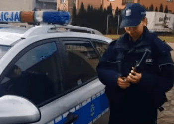 Mężczyzna znęcał się nad żoną. Obezwładniła go policjantka wracająca ze służby