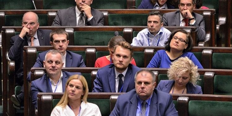 Joanna Schmidt pobierała nienależne 500 plus? Były mąż oskarża
