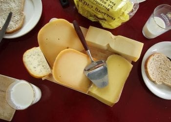 13-latek zmarł po uderzeniu plasterkiem żółtego sera. Kolega chciał zrobić żart