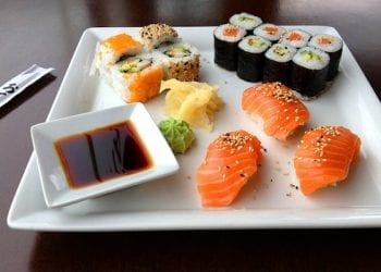 Zjadł 100 porcji sushi w restauracji „płać raz, jedz ile chcesz”. Usłyszał, że ma się więcej nie pojawiać