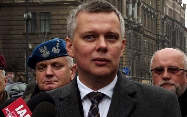 Ostra wypowiedź Siemoniaka o Macierewiczu. „To zdemoralizowany do cna człowiek”