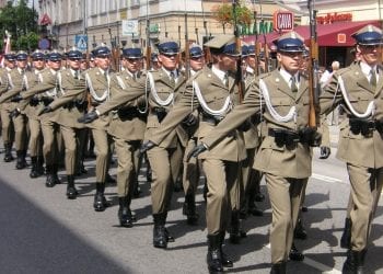 Żołnierze zawodowi otrzymają wyższe wynagrodzenie. Co na to pozostałe służby mundurowe?