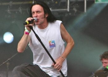 Mecz WOŚP-TVN. Jeden z zawodników wystąpił z kontrowersyjnym numerem na koszulce [FOTO]