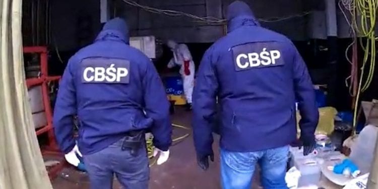 Gdańsk: Zlikwidowano laboratorium do produkcji amfetaminy. Wśród zatrzymanych emerytowany wykładowca chemii