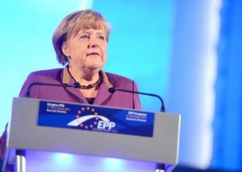 Polityczne trzęsienie ziemi w Niemczech. Merkel straci szefostwo we własnej partii