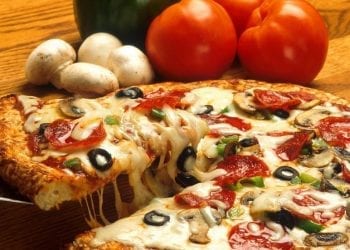 Gdańsk: zwyzywali białoruskiego dostawcę pizzy, bo nie przywiózł sosów. Zadali mu jedno pytanie. „Dla mnie ku**a ma to znaczenie”