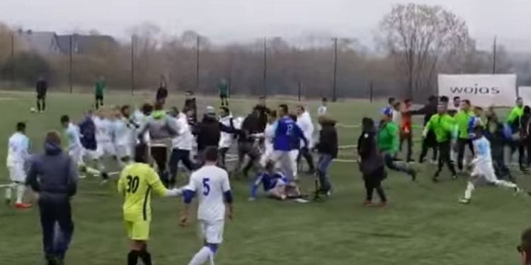 Skandal na turnieju młodzieżowym w Zakopanem. Rodzice polskich piłkarzy pobili się z francuskimi trenerami [WIDEO]