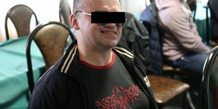 Lublin: Rzucali petardami, kamieniami i butelkami. Policja publikuje zdjęcia zatrzymanych [FOTO+WIDEO]