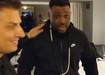 Mateusz Borek ujawnił kulisy spotkania Adamka z rywalem. Ten płakał i przepraszał go za nokaut [WIDEO]