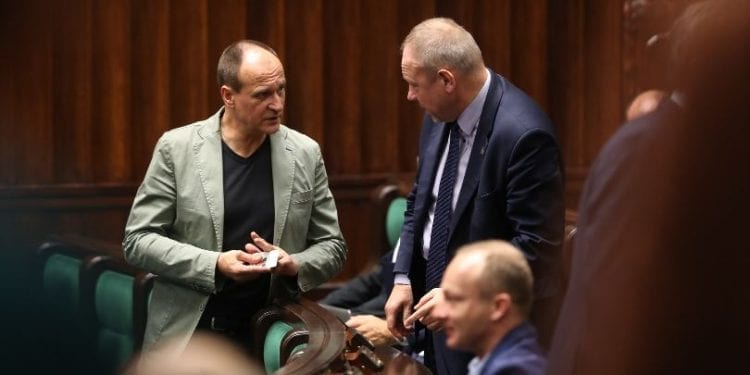 Paweł Kukiz opublikował kontrowersyjny wpis pod wpływem? Lider Kukiz’15 szczerze o alkoholu. „Nie odstawiłem zupełnie”