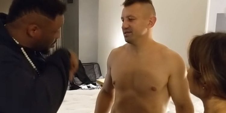 Tomasz Adamek znokautowany w drugiej rundzie! Po walce rywal poszedł do jego pokoju i… się popłakał [WIDEO]