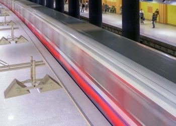 Wypadek w warszawskim metrze. „Schody gwałtownie przyspieszyły”