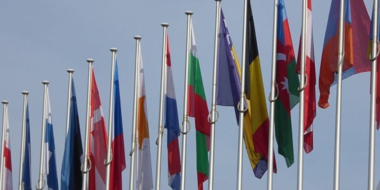 Polska wydaje najwięcej zezwoleń na pobyt osobom spoza UE. Zaskakujące wyniki raportu Eurostat