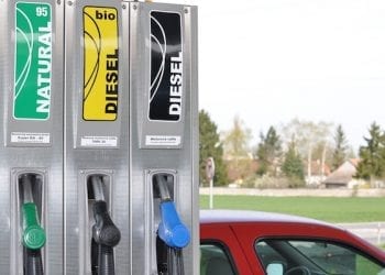 Na stacjach benzynowych są już nowe oznaczenia. Na jakie symbole zwracać uwagę?
