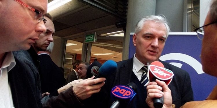 Poznań: Przerwane spotkanie z Gowinem. Alarm bombowy i ewakuacja