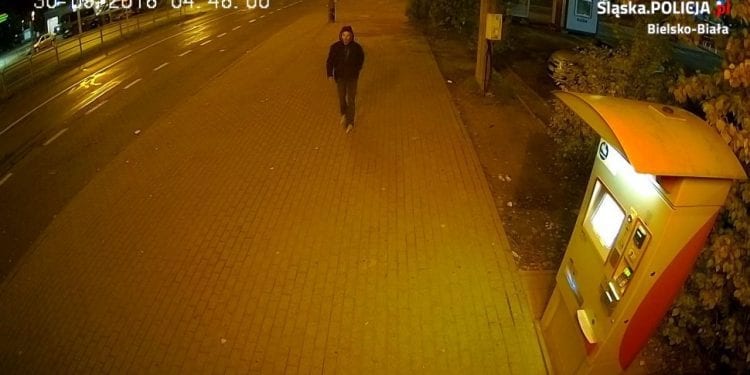 Bielsko-Biała: Próbował zgwałcić kobietę na ulicy. Policja poszukuje tego mężczyzny [FOTO]