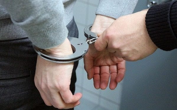 Przeszedł do drugiej tury wyborów chociaż… przebywa w areszcie!