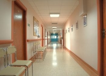 Polka opublikowała zdjęcie posiłku, który dostała w niemieckim szpitalu. Była w szoku. „Restauracyjne menu” [FOTO]