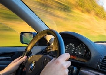 Strażnicy sprawdzili samochód na granicy. W środku były zwłoki kobiety