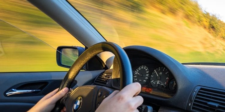 Strażnicy sprawdzili samochód na granicy. W środku były zwłoki kobiety