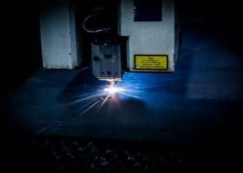 Tną diamenty i… rogówkę oka. Polacy stworzyli supermocne lasery w oparciu o rozwiązania noblistów