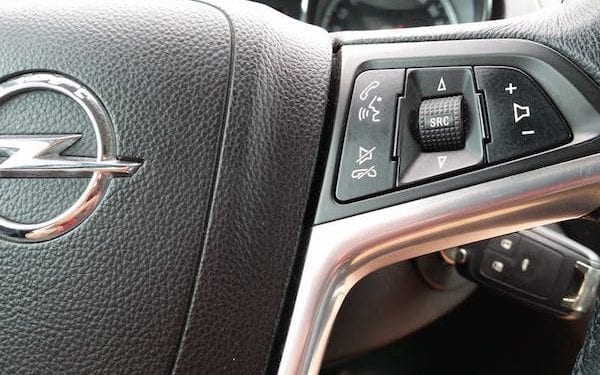 Afera spalinowa w Oplu. 100 tysięcy samochodów wycofanych z rynku?