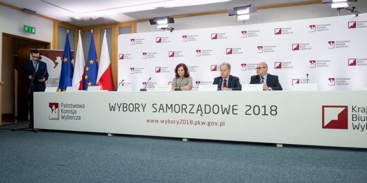 Wybory samorządowe. PKW podała frekwencję do godz. 12:00
