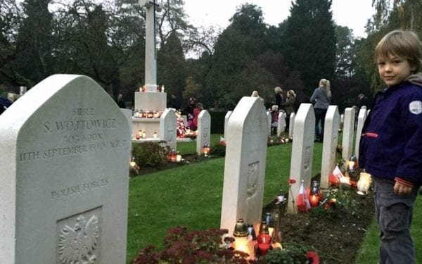 Polsko – brytyjskie obchody Dnia Wszystkich Świętych i Dnia Niepodległości na londyńskim cmentarzu Northwood