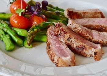 Wybór diety ma kolosalny wpływ na działanie mózgu. Naukowcy wyjaśniają