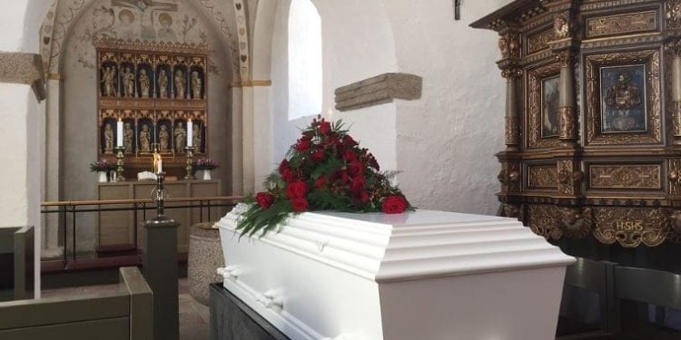 Tak do głosowania w wyborach zachęca… zakład pogrzebowy. Wpis wywołał spore kontrowersje w sieci