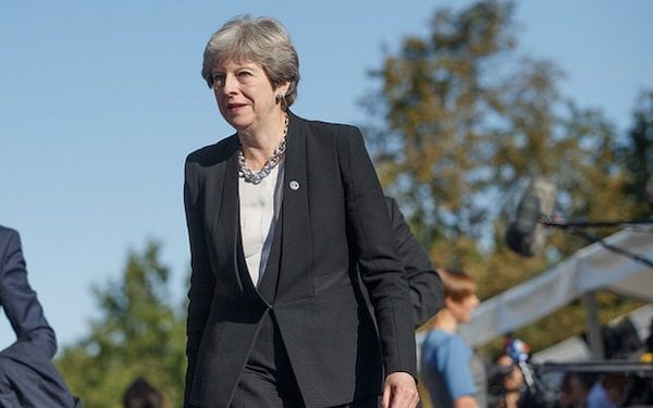 Theresa May pisze list otwarty do Brytyjczyków. Apeluje o poparcie porozumienia z UE