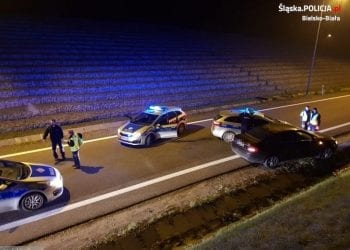 Uciekał przed policją i zadzwonił na policję, że ktoś go goni