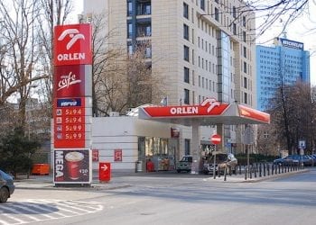 PKN Orlen już wkrótce przejmie Lotos. Planuje wykupienie 100 procent własności