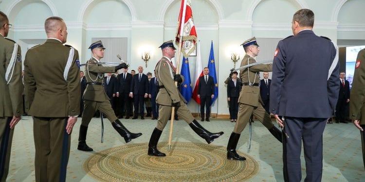 Prezydent mianował nowych generałów i admirałów