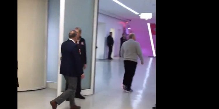 Prezes Bayernu Monachium nie wytrzymał. Wkroczył do szatni zespołu