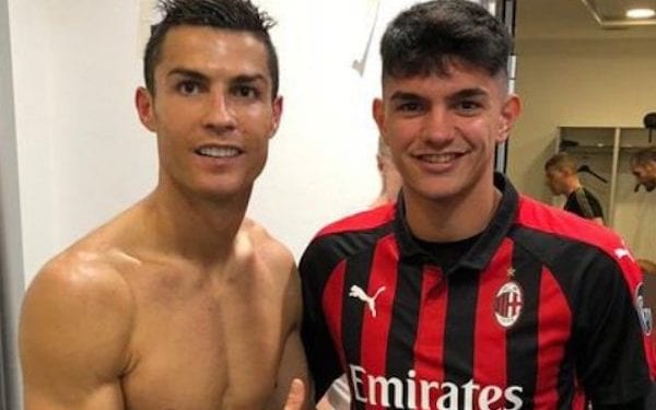 Chciał zrobić zdjęcie z Ronaldo. Niechcący uchwycił w kadrze… nagiego gwiazdora Juve [FOTO]