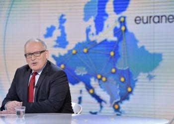 Timmermans: Wspierając Polskę spłacam swój moralny dług
